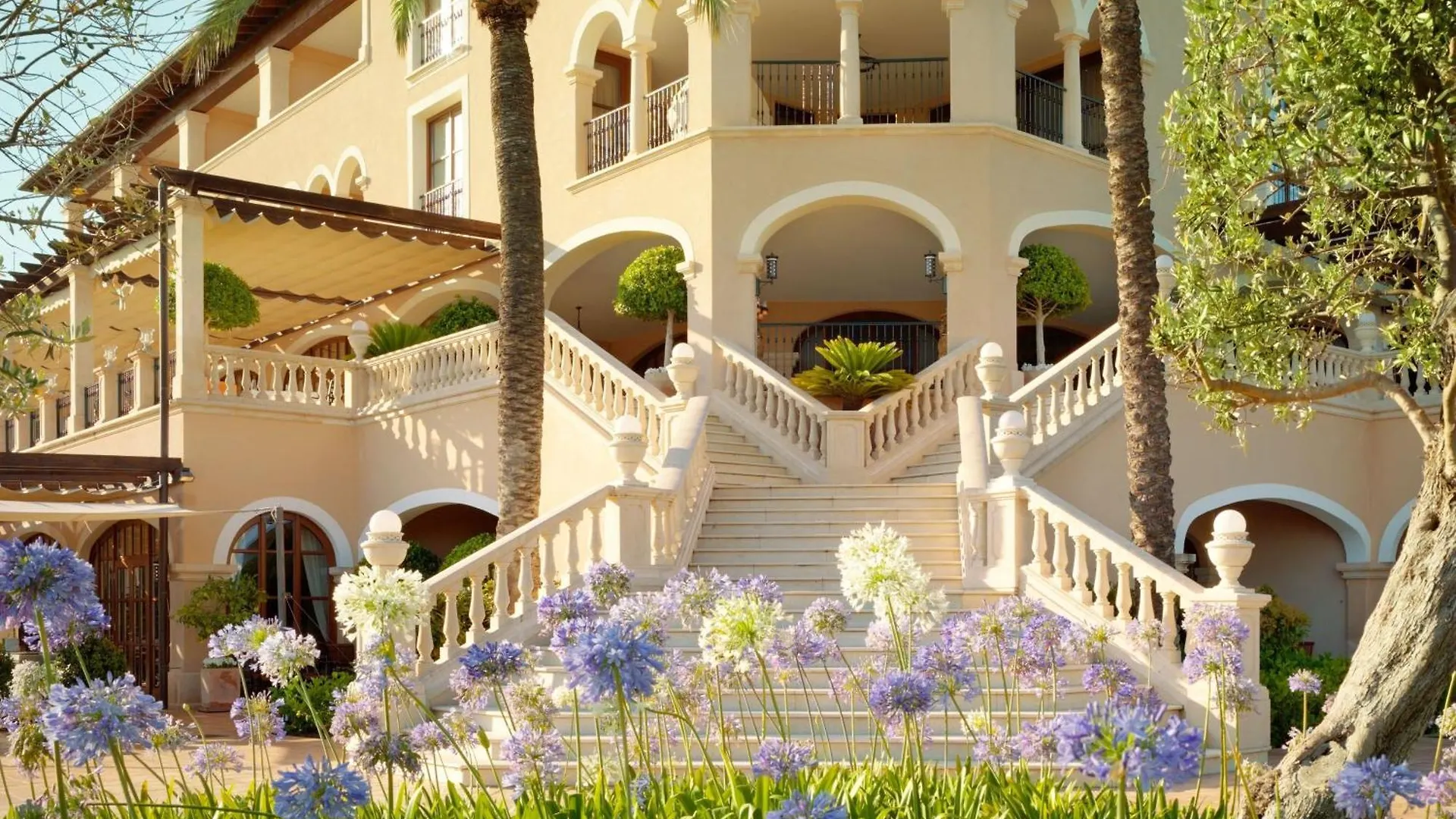 The St. Regis Mardavall Mallorca Resort Palmanova