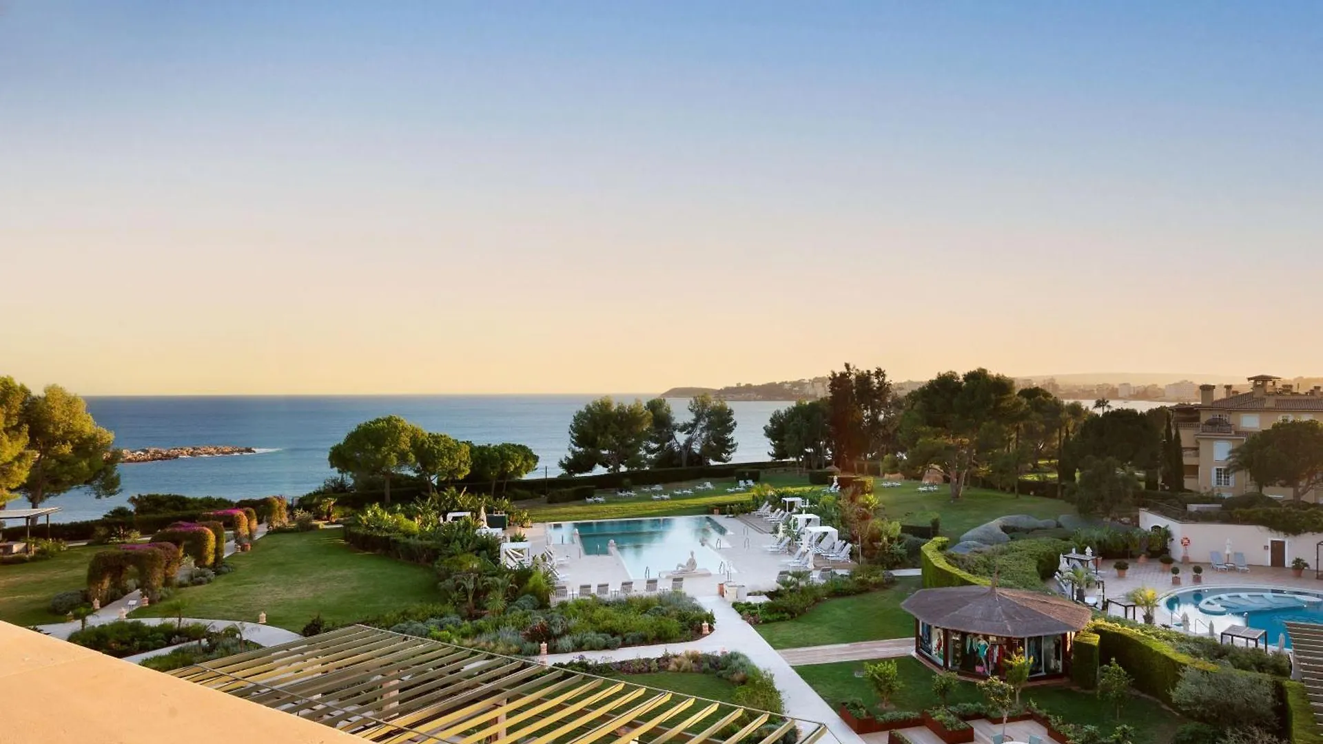 *****  The St. Regis Mardavall Mallorca Resort Palmanova Espagne