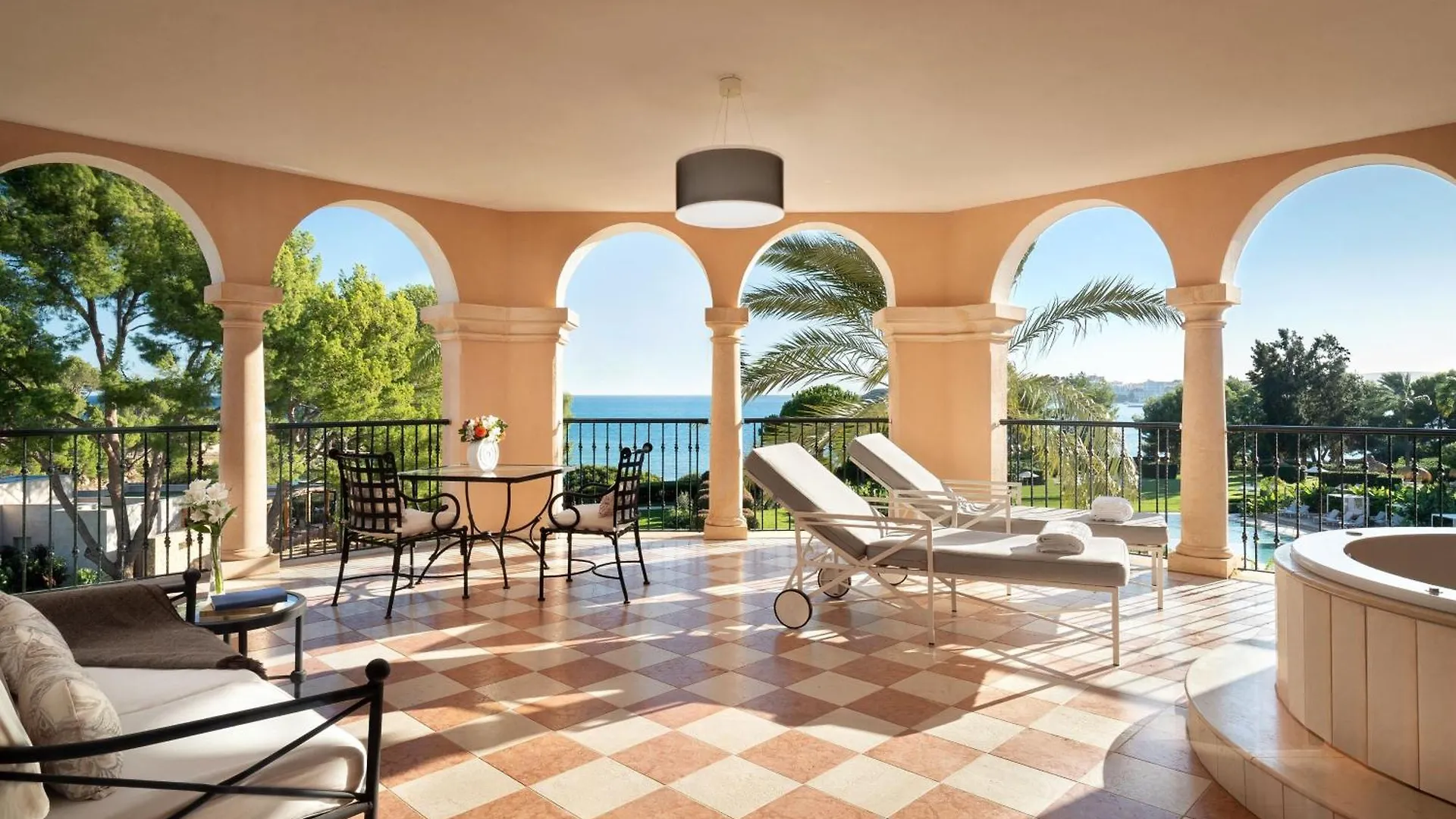 The St. Regis Mardavall Mallorca Resort Palma Nova  5*, Palma Nova (Mallorca) Hiszpania