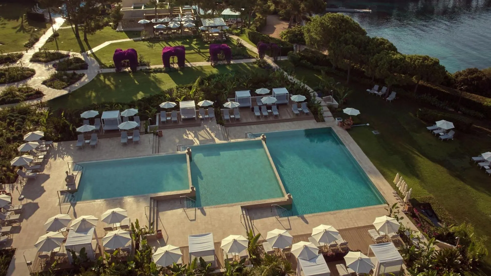 The St. Regis Mardavall Mallorca Resort Palma Nova